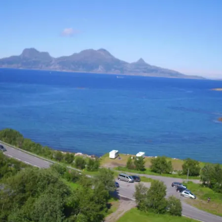 Feriehus Midnight Sun Road *